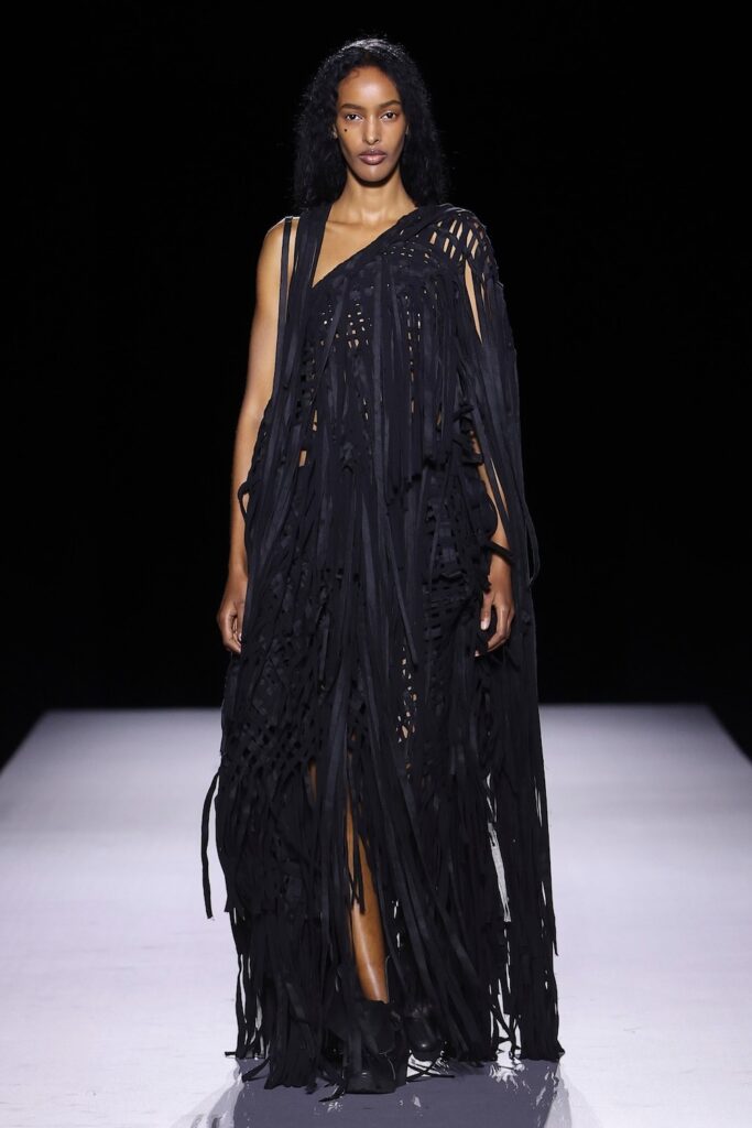 Yohji Yamamoto Spring/Summer 2027 runway look 041